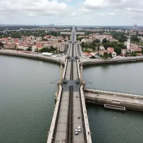 bloqueios na Ponte Estaiada em São José dos Campos